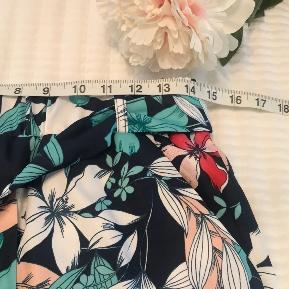 NWT St. John’s Bay Tropical Floral Skort